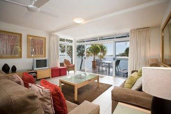 Skippers Cove Waterfront Resort - New Castle Holiday 27