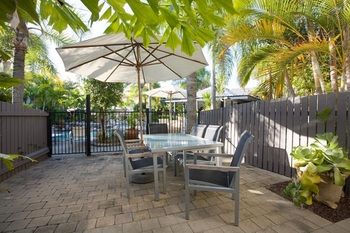 Skippers Cove Waterfront Resort - New Castle Holiday 36