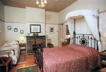 Sirens Bed & Breakfast - New Castle Holiday 3