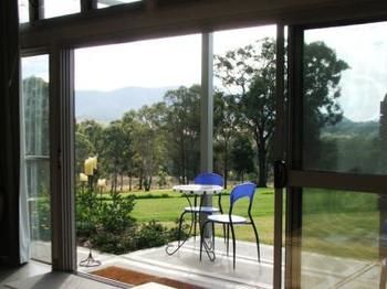 Elfin Hill Country Accommodation - New Castle Holiday 1