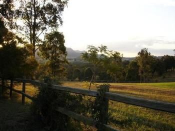 Elfin Hill Country Accommodation - New Castle Holiday 3
