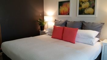 Elfin Hill Country Accommodation - New Castle Holiday 20