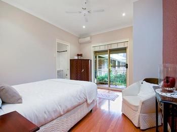 The Acreage B&B - New Castle Holiday 6