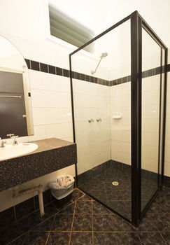 Peden's Hotel - New Castle Holiday 8