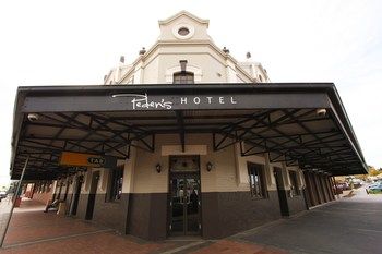 Peden's Hotel - New Castle Holiday 9