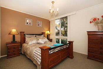 Wattle Holiday Rental - New Castle Holiday 1