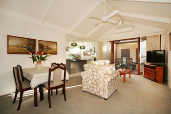 Wattle Holiday Rental - New Castle Holiday 4