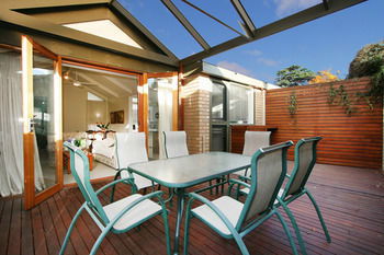 Wattle Holiday Rental - New Castle Holiday 7