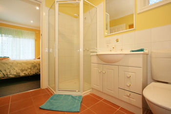 Roseland Holiday House - New Castle Holiday 0