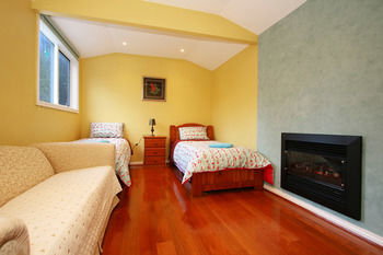 Roseland Holiday House - New Castle Holiday 6