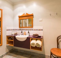 Strathvea Guest House - New Castle Holiday