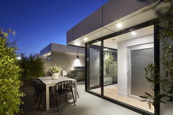 381 Cremorne - New Castle Holiday 5