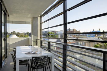 381 Cremorne - New Castle Holiday 16