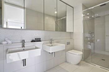 381 Cremorne - New Castle Holiday 17
