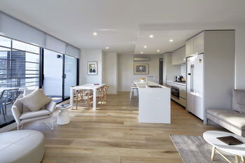 381 Cremorne - New Castle Holiday 32