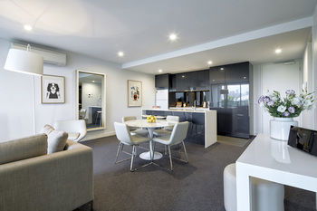 381 Cremorne - New Castle Holiday 39
