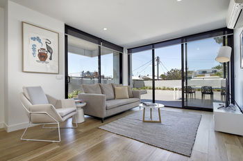 381 Cremorne - New Castle Holiday 40