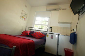 Zing Backpackers - New Castle Holiday 6