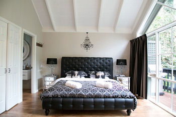 Belle Le Vie - New Castle Holiday 11