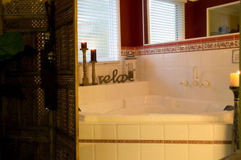 Belle Le Vie - New Castle Holiday 20