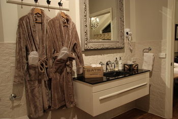 Belle Le Vie - New Castle Holiday 27