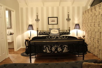 Belle Le Vie - New Castle Holiday 28