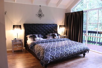 Belle Le Vie - New Castle Holiday 30