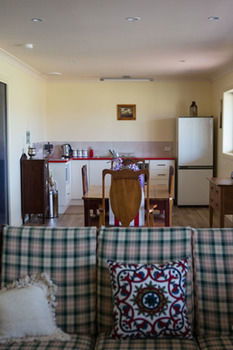 The Wattle Lodge - New Castle Holiday 16