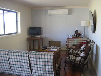 The Wattle Lodge - New Castle Holiday 18