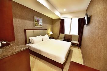 Megaboom City Hotel - New Castle Holiday 14