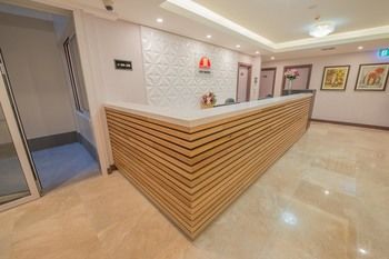Megaboom City Hotel - New Castle Holiday 28