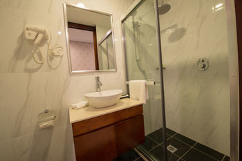 Megaboom City Hotel - New Castle Holiday 29
