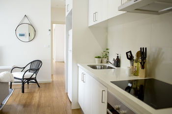 City Edge Town Apartments - New Castle Holiday 16