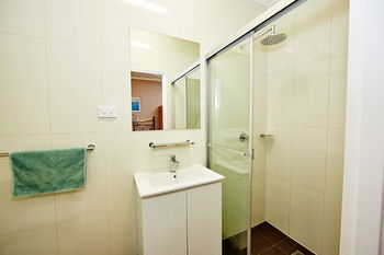 Billabong Gardens - Hostel - New Castle Holiday 1