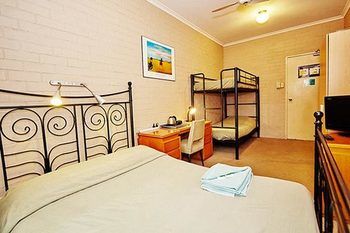Billabong Gardens - Hostel - New Castle Holiday 7