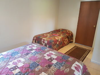 Bentley Waterfront Motel & Cottages - New Castle Holiday 4