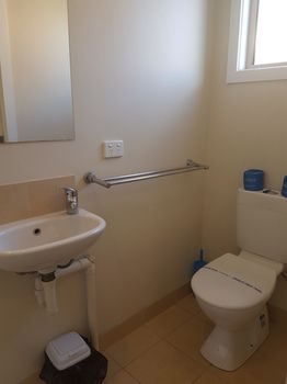 Bentley Waterfront Motel & Cottages - New Castle Holiday 7