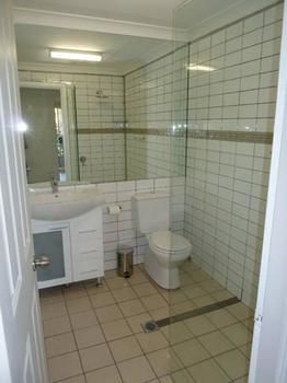 Emerald Apartment - New Castle Holiday 3