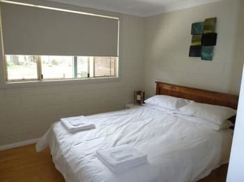 Emerald Apartment - New Castle Holiday 8