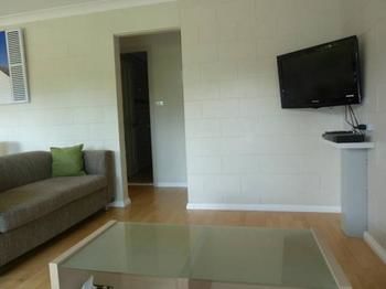 Emerald Apartment - New Castle Holiday 9
