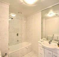 Melbourne Stays - City Point Suite - New Castle Holiday