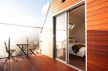 Position Perfect - New Castle Holiday 4