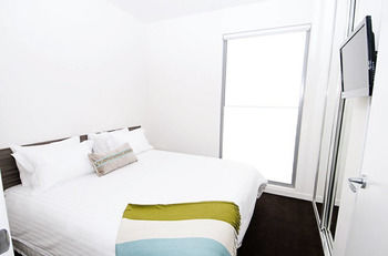 Position Perfect - New Castle Holiday 11