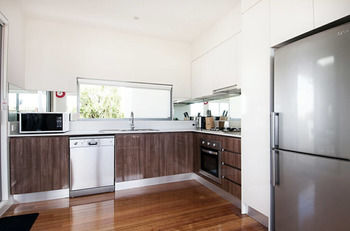 Position Perfect - New Castle Holiday 13