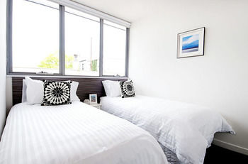 Position Perfect - New Castle Holiday 18