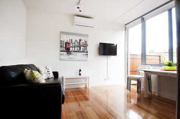 Position Perfect - New Castle Holiday 19