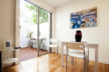 Position Perfect - New Castle Holiday 27