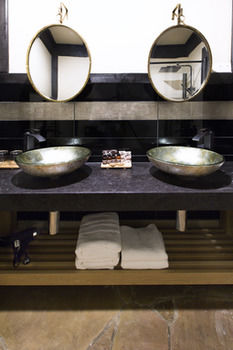 Aquila Nova Retreat - New Castle Holiday 24