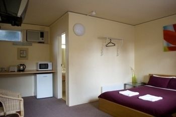 St Kilda Hostel - New Castle Holiday 0
