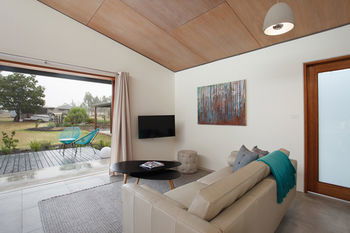 Studio 367 - New Castle Holiday 6